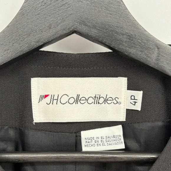 🚠 JH Collectibles Black crêpe three button collarless fitted blazer - Picture 4 of 6